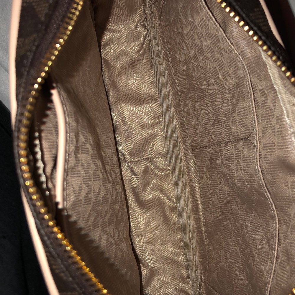 Michael Kora cross body purse - Picture 4 of 4